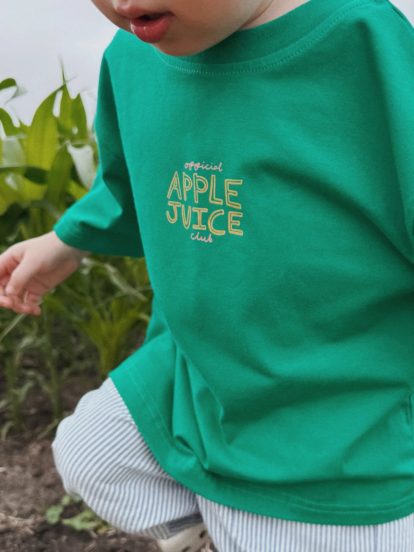Green Oversized Children's Graphic T-shirt | Apple Juice